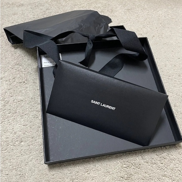 Saint Laurent Tote Bag Exclusive with box and full inclusions - Picture 10 of 10